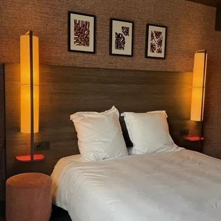 Oceania Hotel