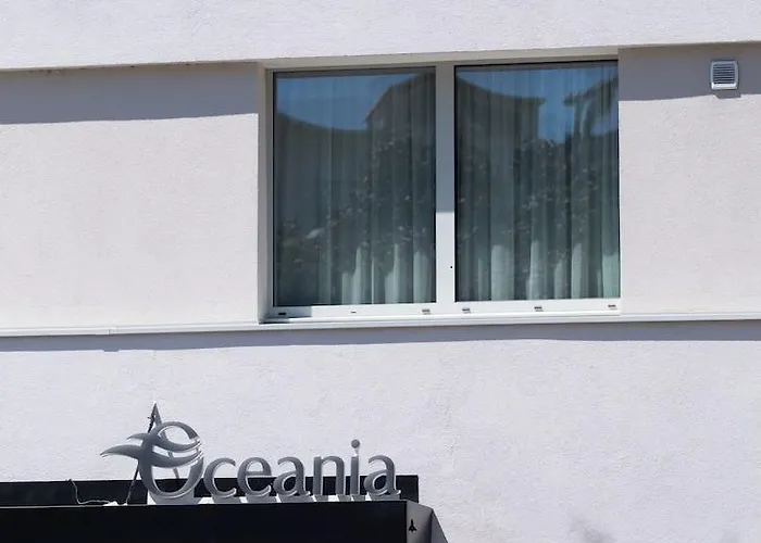 Отель Oceania Лион